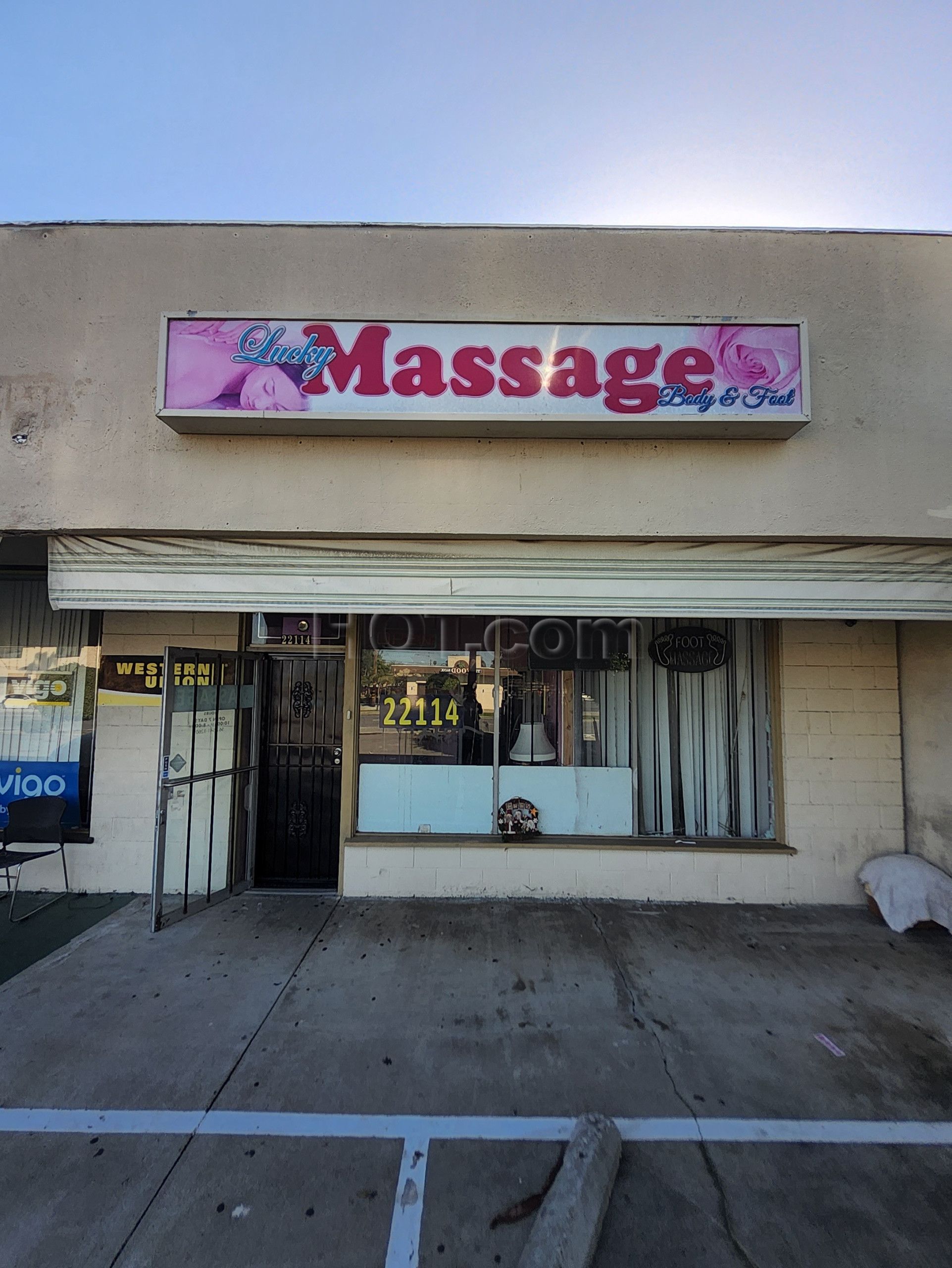 Hawaiian Gardens, California Lucky Massage