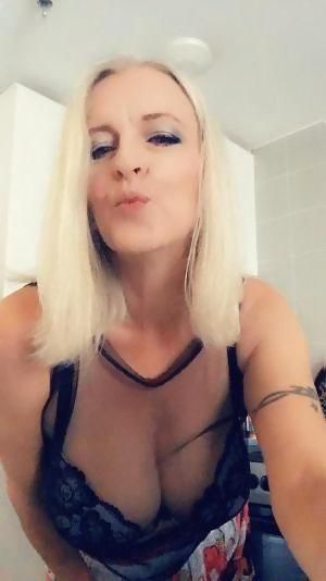 Escorts Santa Cruz, California 💘✅💋✅ Years older Divrced👅Unhappy👅BJ MOM🍆Fuck Me💘✅💋✅