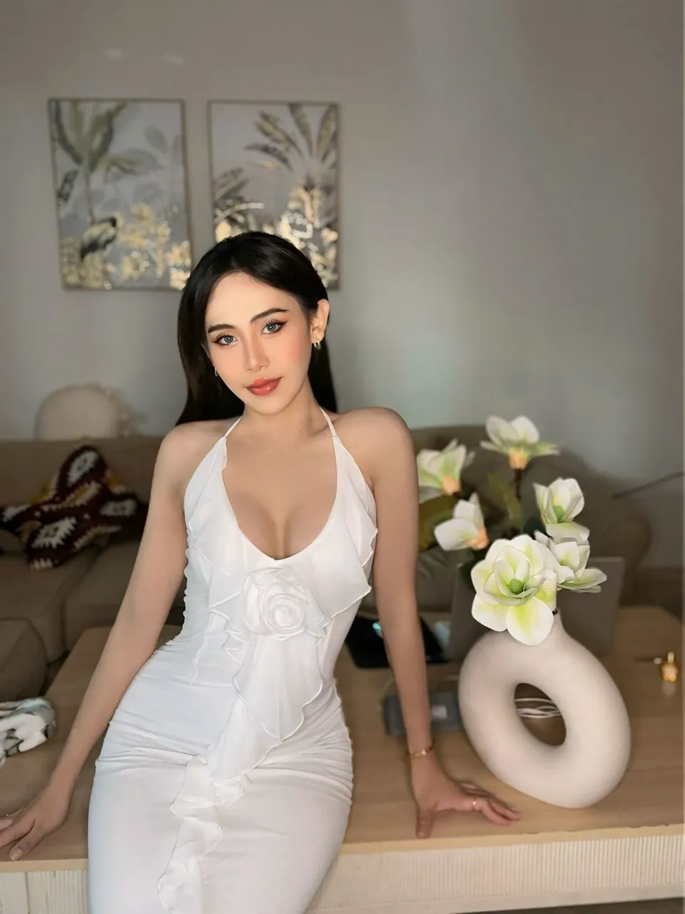 Escorts Dubai, United Arab Emirates Meii Hard Cock x Fully functional