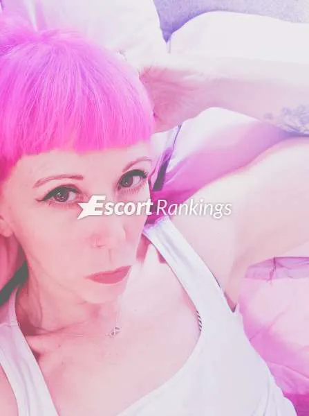 Escorts Gosport, England Gym fit Rose