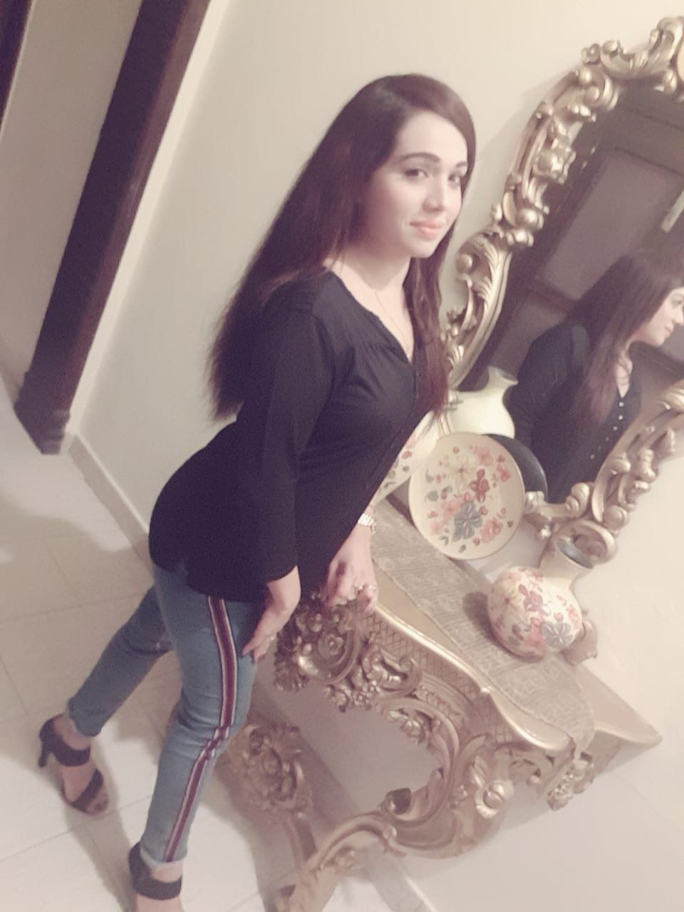 Escorts United Arab Emirates Ani Indian Girl