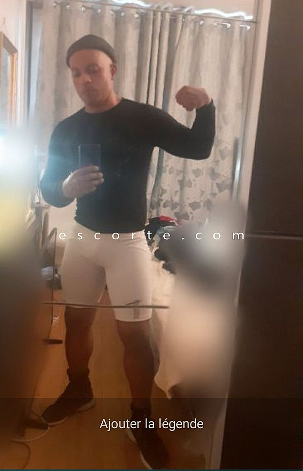 Escorts Lille, France Kalian masseur