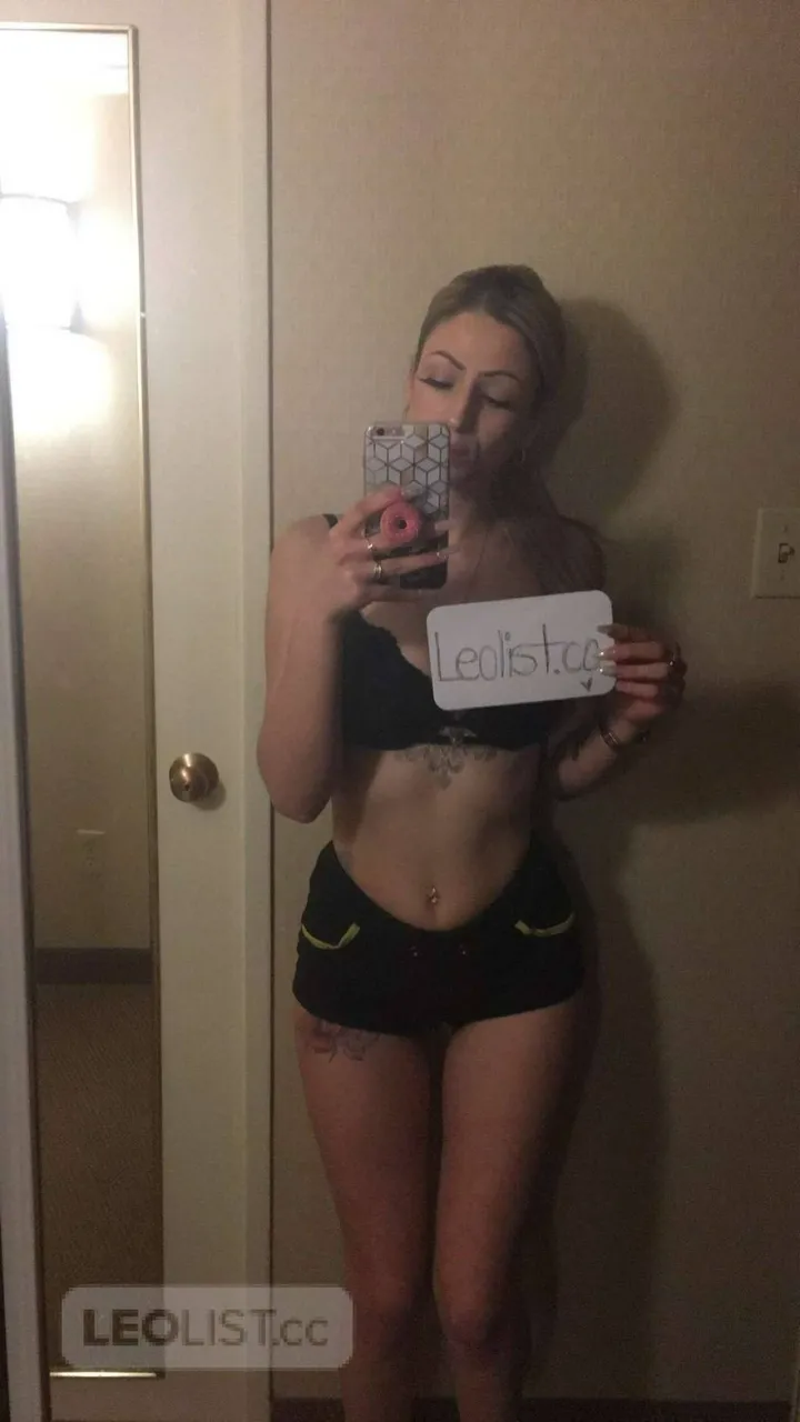 Escorts Niagara Falls, Ontario DEEPTHROAT QUEEN! FETISH FRIENDLY GREEK INCLUDED IN RATE!!