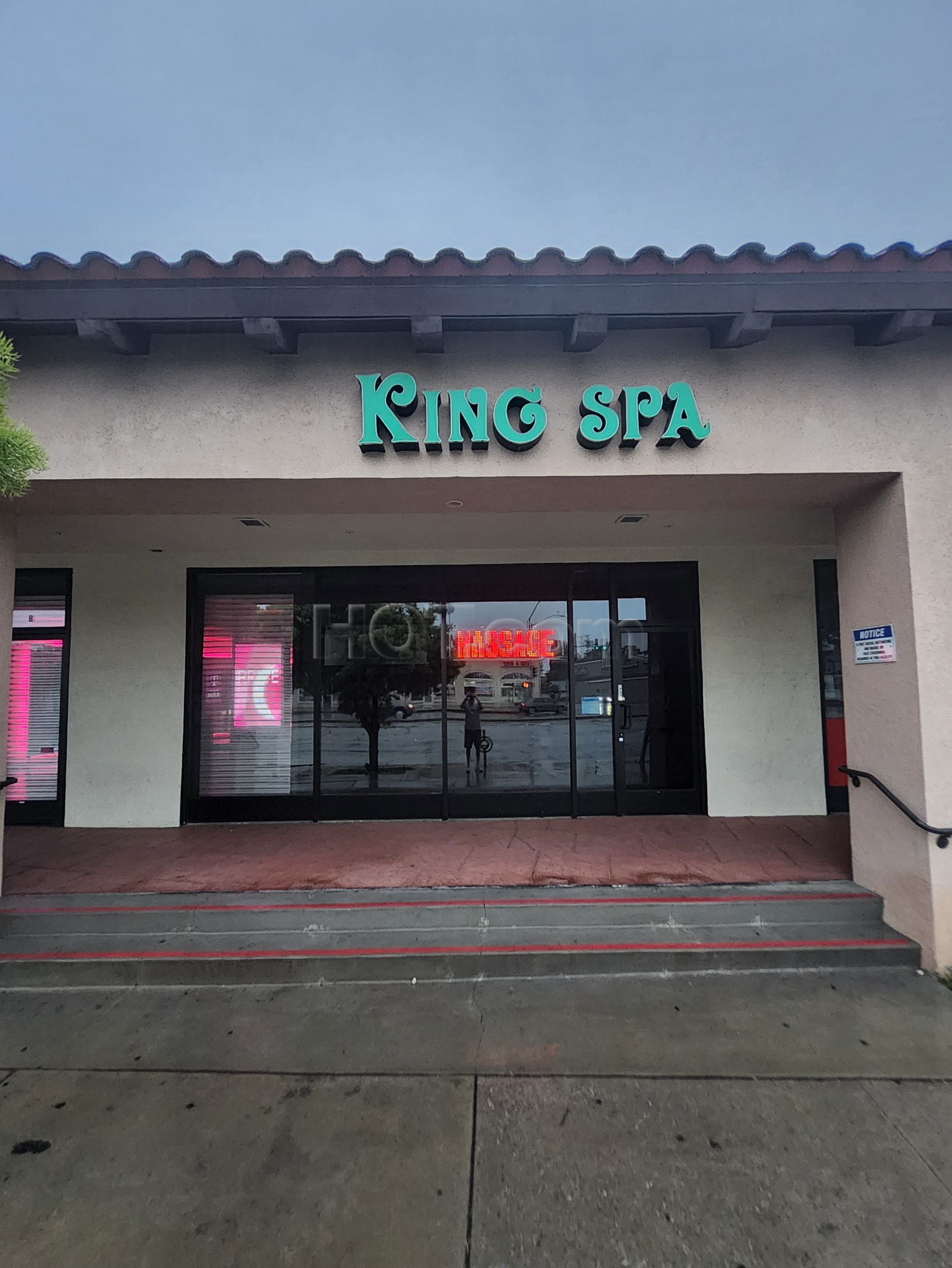 South Pasadena, California King Spa