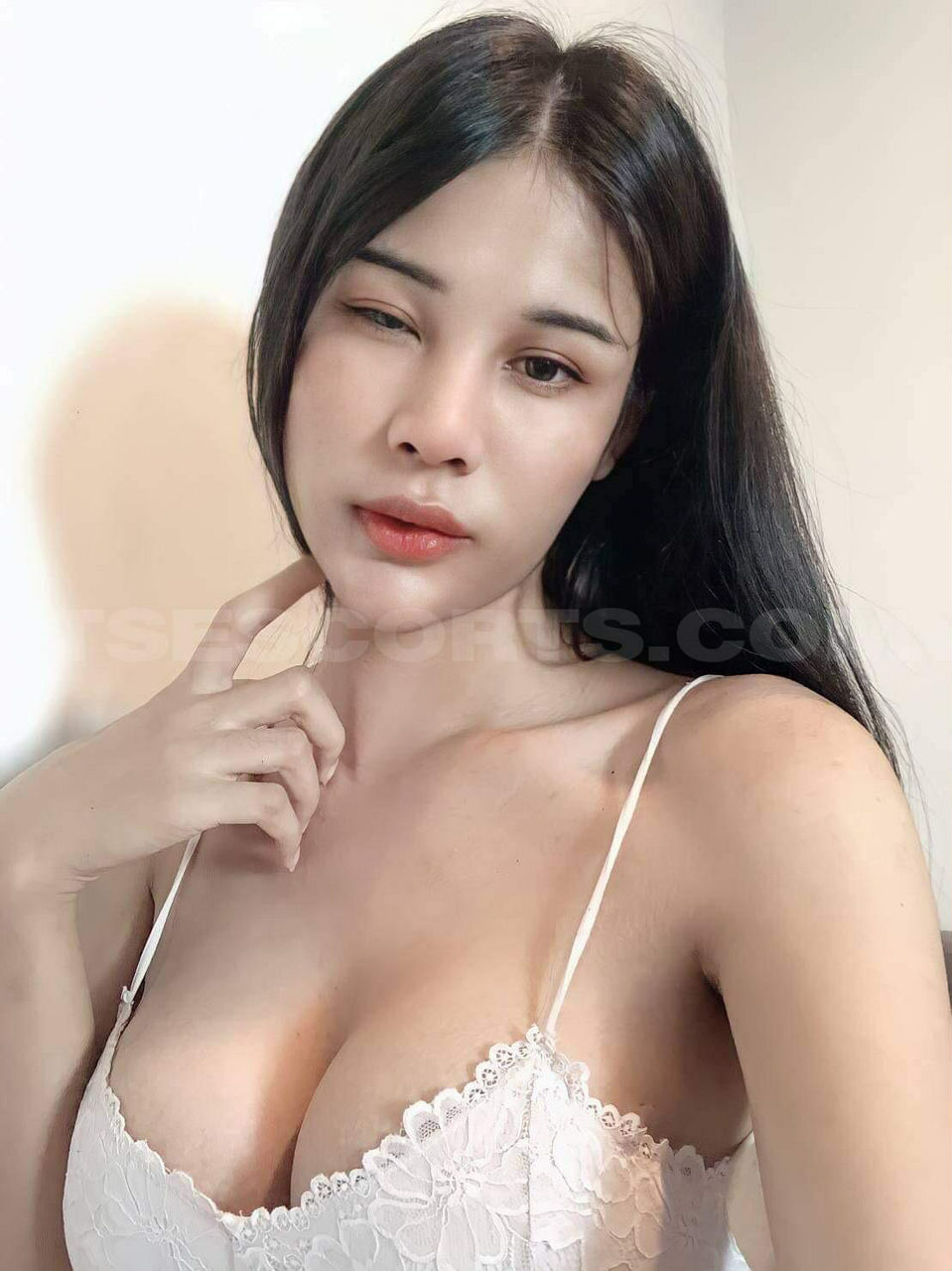 Escorts Bangkok, Thailand Lin