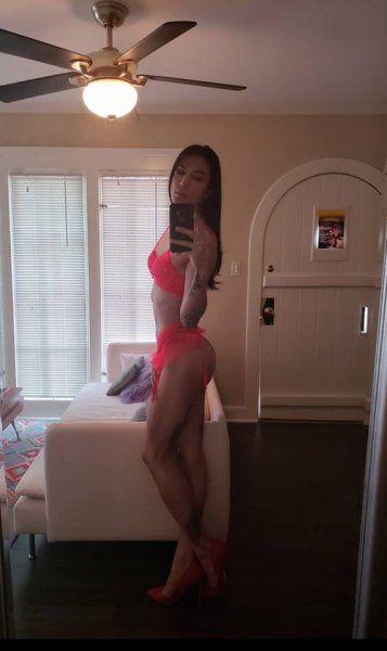 Escorts Los Angeles, California MOMOHOTLOVE