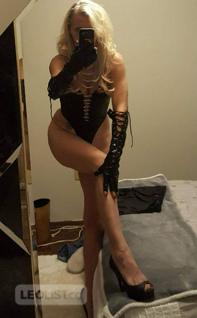 Escorts Brampton, Ontario ALEXIS