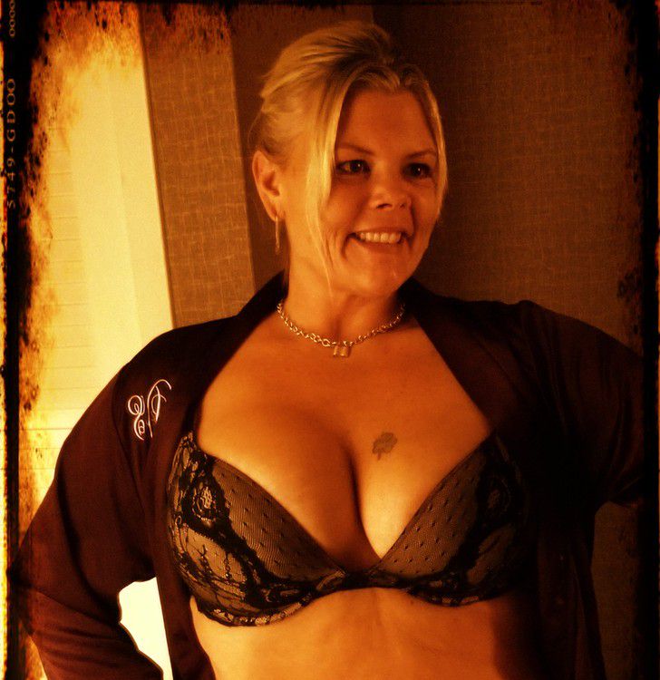 Escorts Virginia Beach, Virginia CharlotteAnne