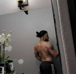 Escorts Uptown, Illinois Muscular Latino who’s here for you.