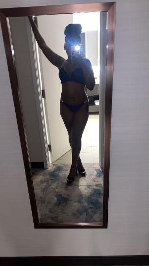 Escorts Oshawa, Ontario Sierra