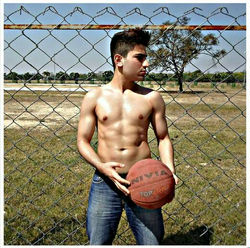 Escorts Australia 🏀💪21 YEAR OLD YOUNG MUSCULAR BOY🇦🇺