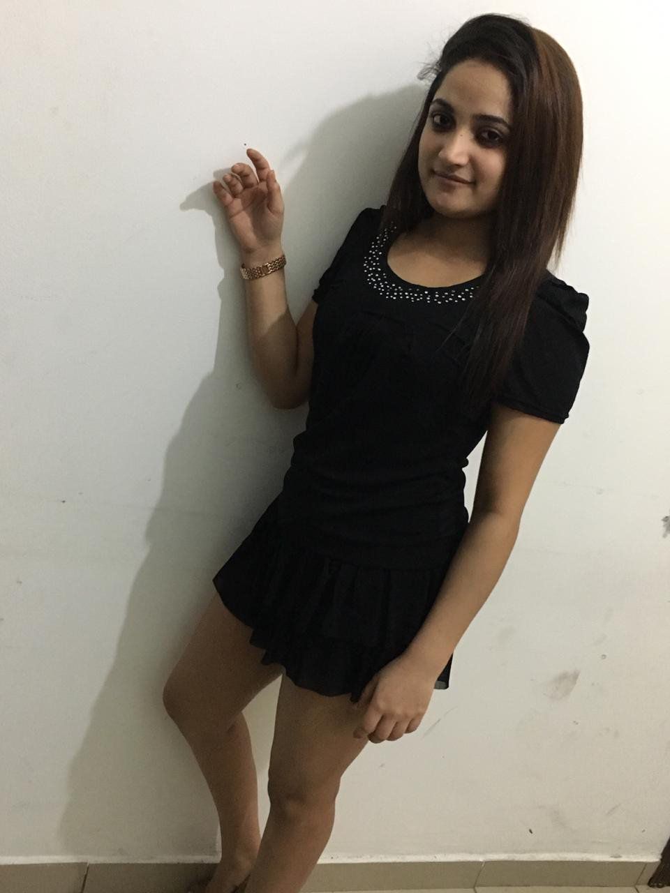 Escorts Dubai, United Arab Emirates Anjali Big Busty Girl