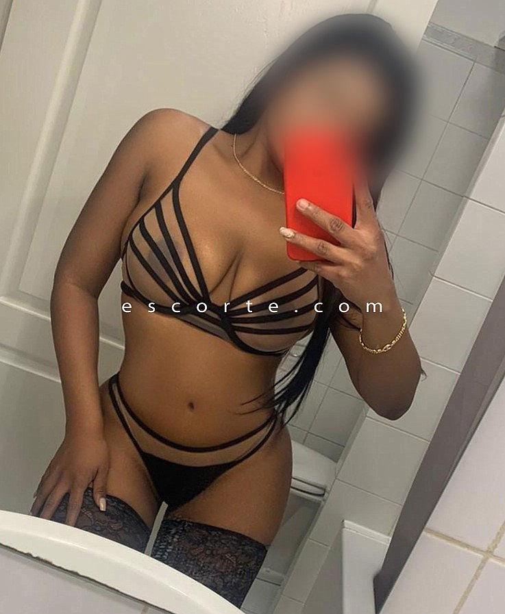 Escorts Aix-en-Provence, France PAM FEMME SEDUISANT