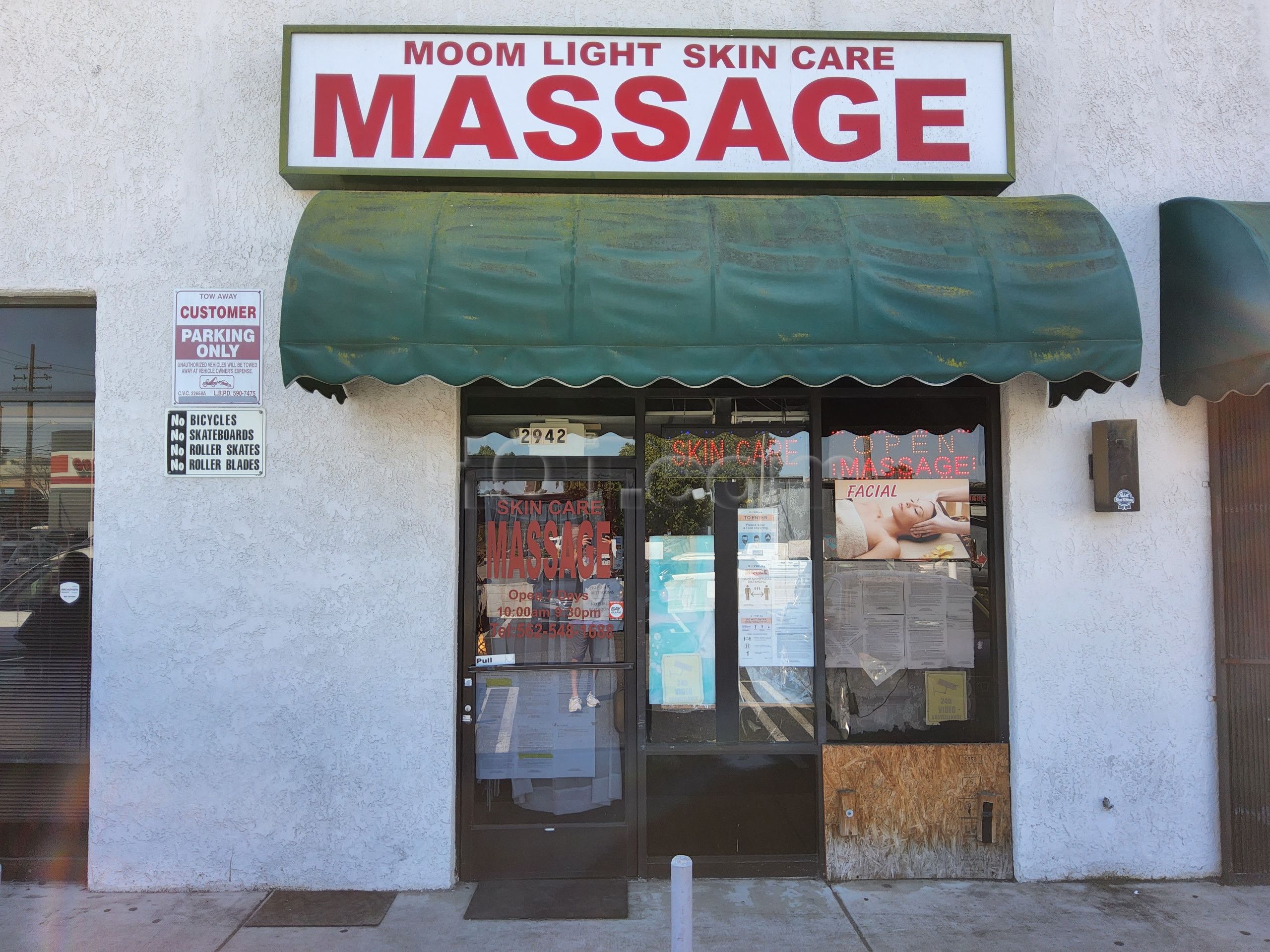 Long Beach, California Moom Light Skin Care Massage