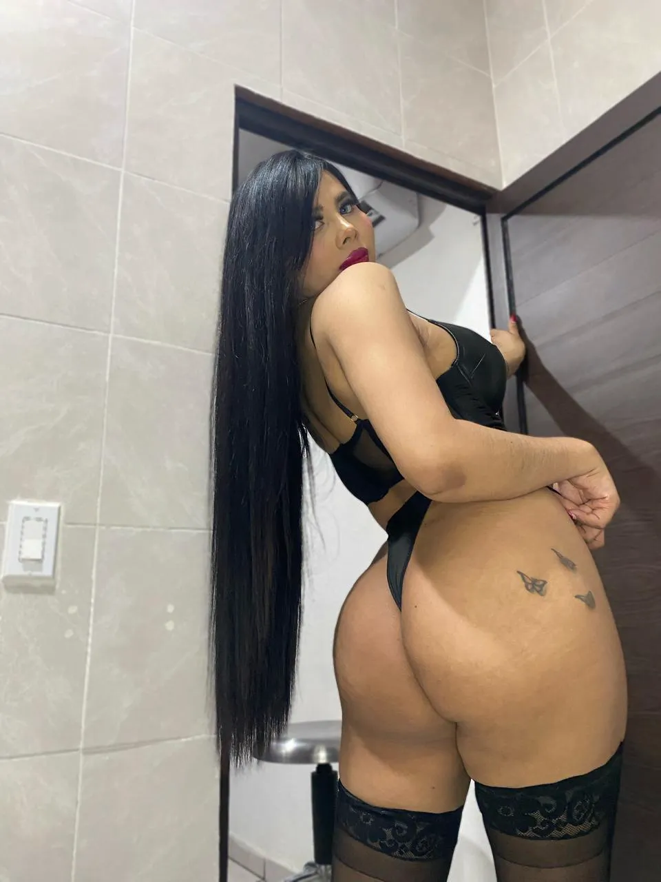 Escorts San Diego, California NUEVA TRANS ARIANA