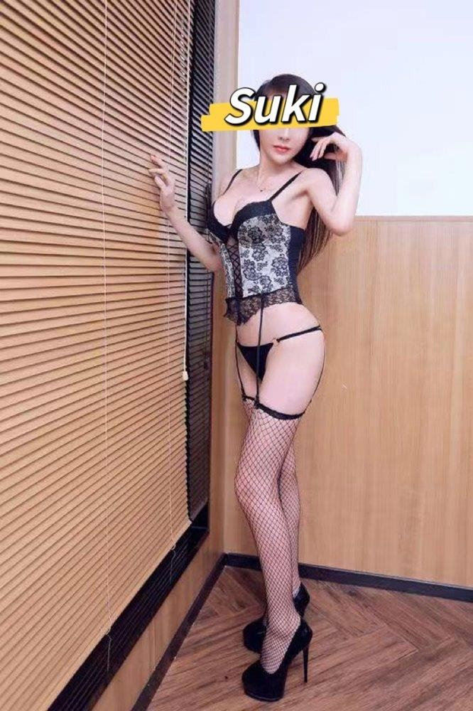 Escorts Asian girl