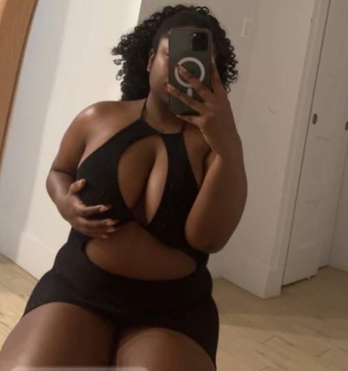 Escorts West Palm Beach, Florida VICTORIA  PRETTY CURVY EBONY AVAILABLE