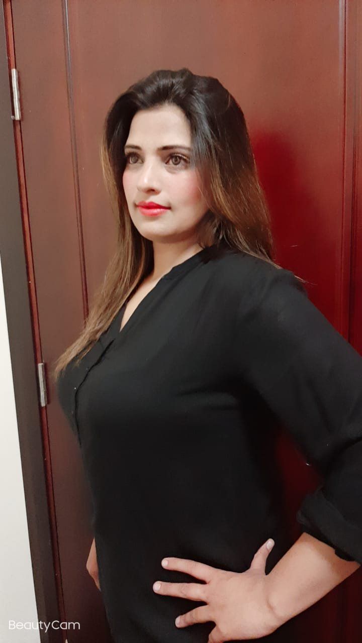 Escorts Dubai, United Arab Emirates Ayesha Busty Milf