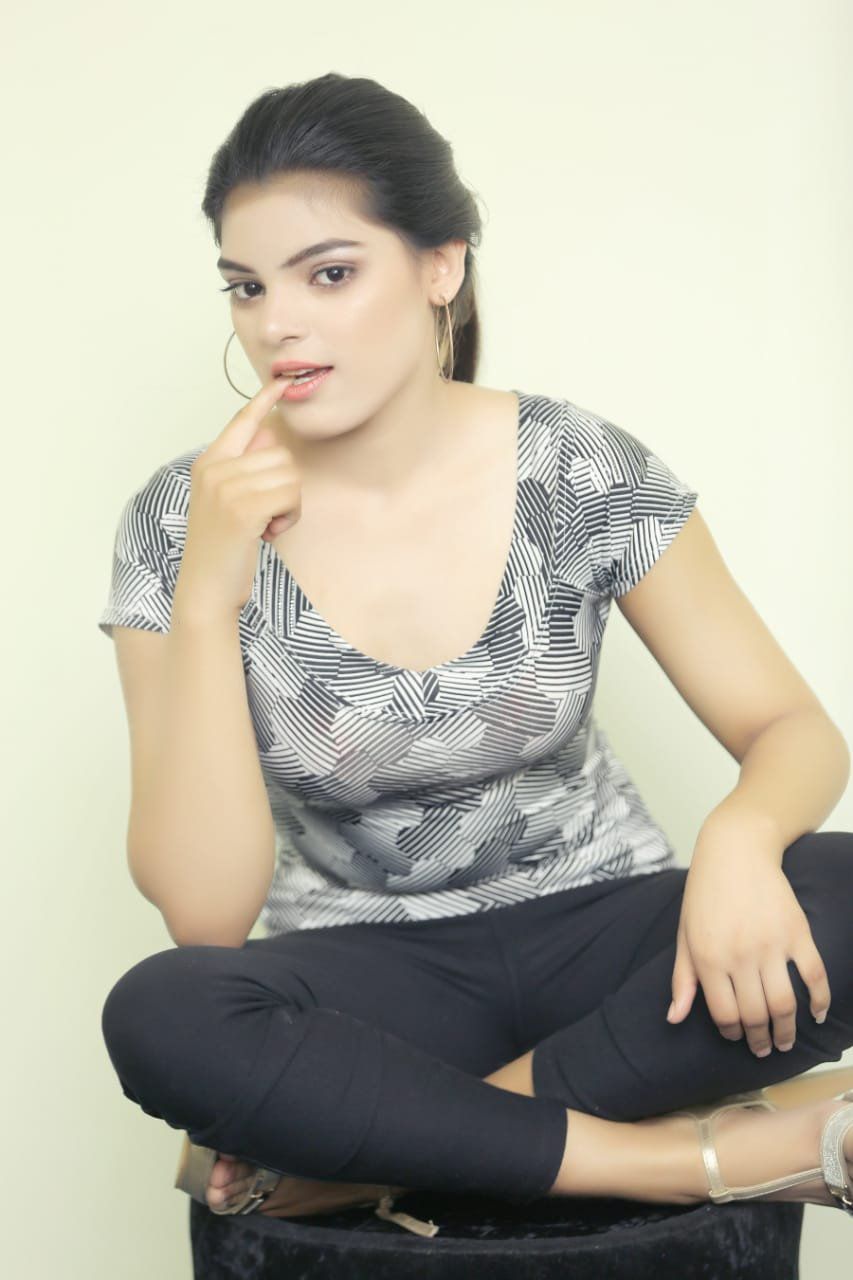 Escorts Al Fujairah City, United Arab Emirates Mukta Indian Girl