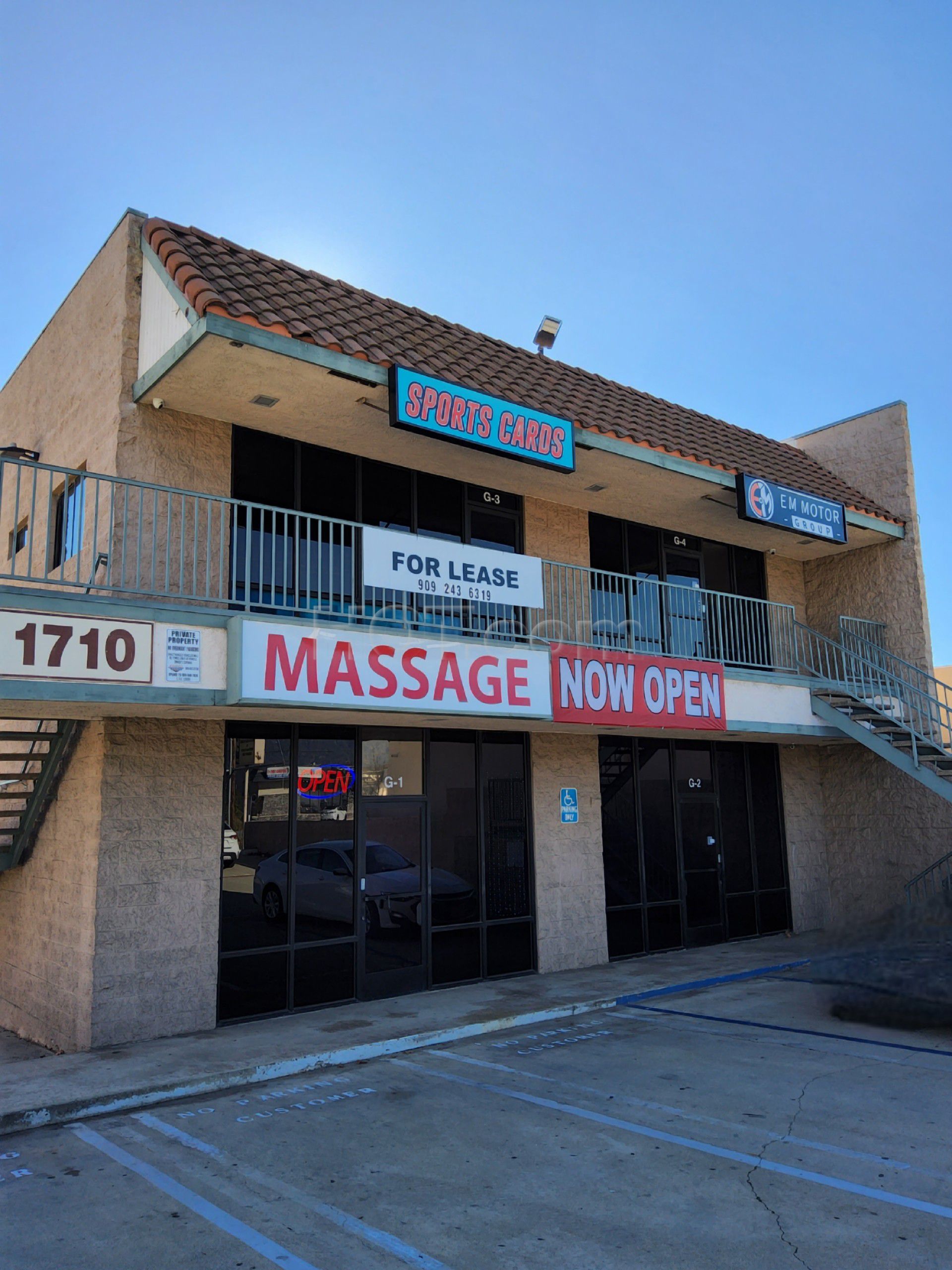 Upland, California Sunflower 88 Spa Upland