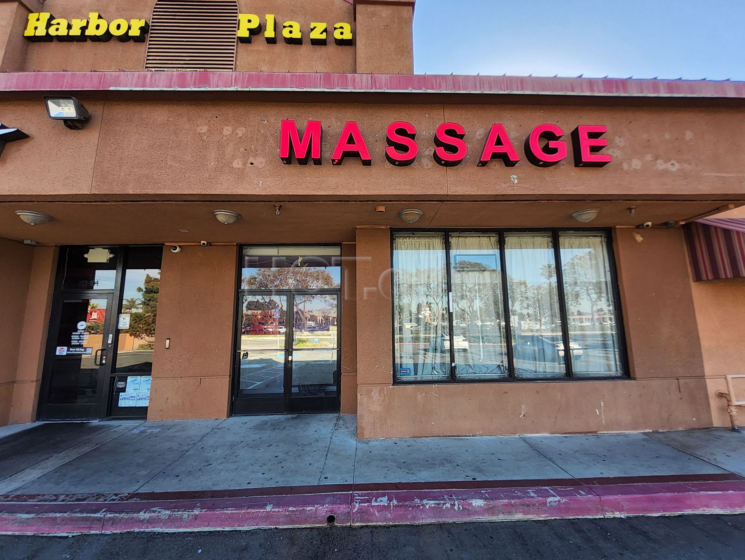 Santa Ana, California Blue & Moon Massage Spa