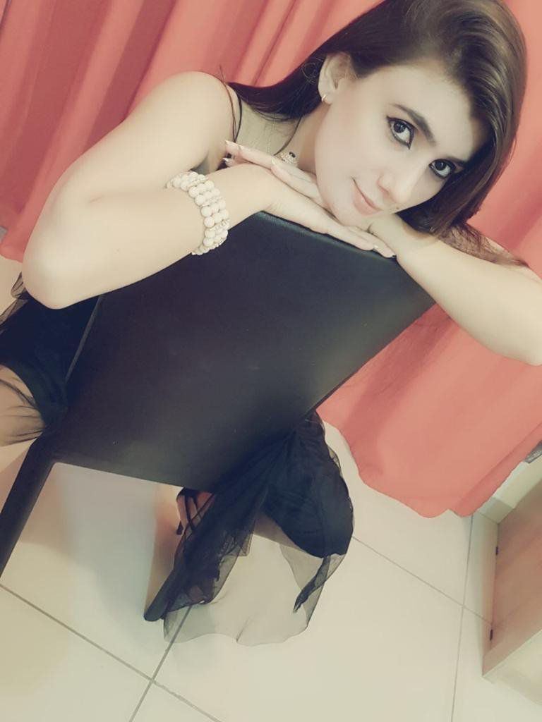 Escorts Dubai, United Arab Emirates Vineeta Busty Girl