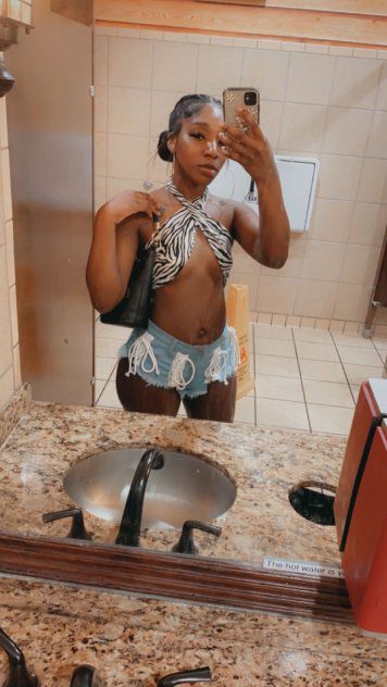 Escorts Indiana, Pennsylvania ☞ Bubble butt tyra You ready to play ? Luxurious dollIndianapolis, US -