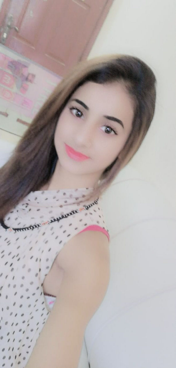 Escorts Abu Dhabi, United Arab Emirates Renuka Indian Girl