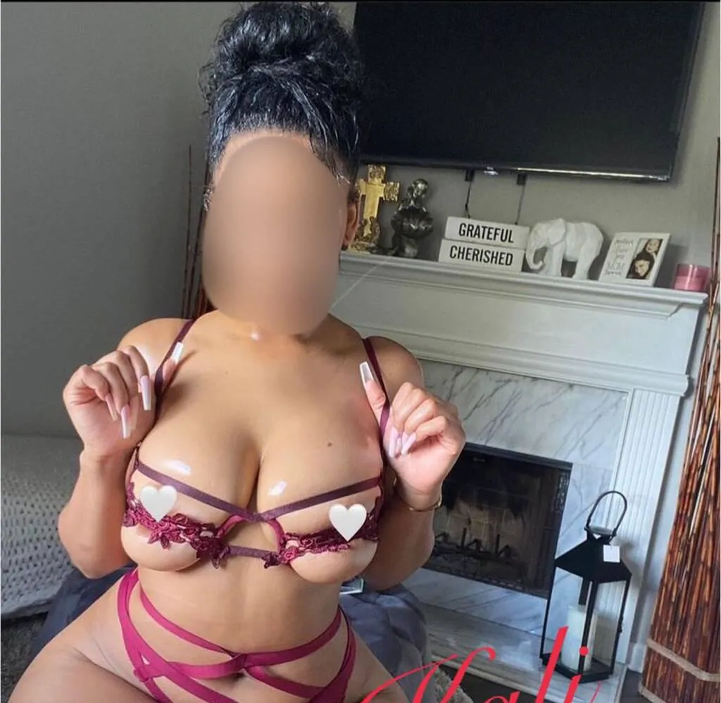 Escorts Brampton, Ontario KALI