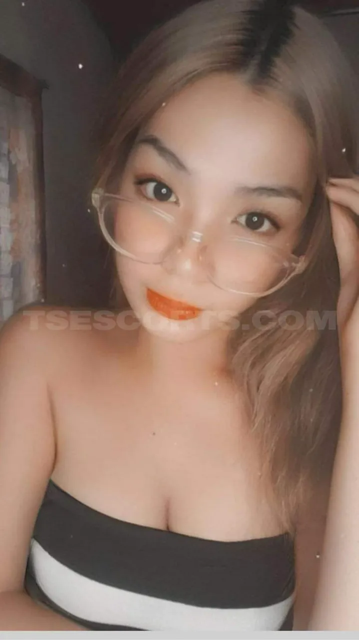 Escorts Quezon City, Philippines Lyni