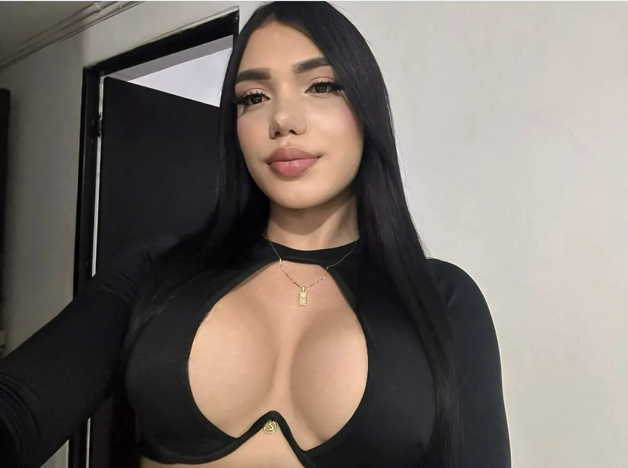 Escorts Medellin, Colombia Camila