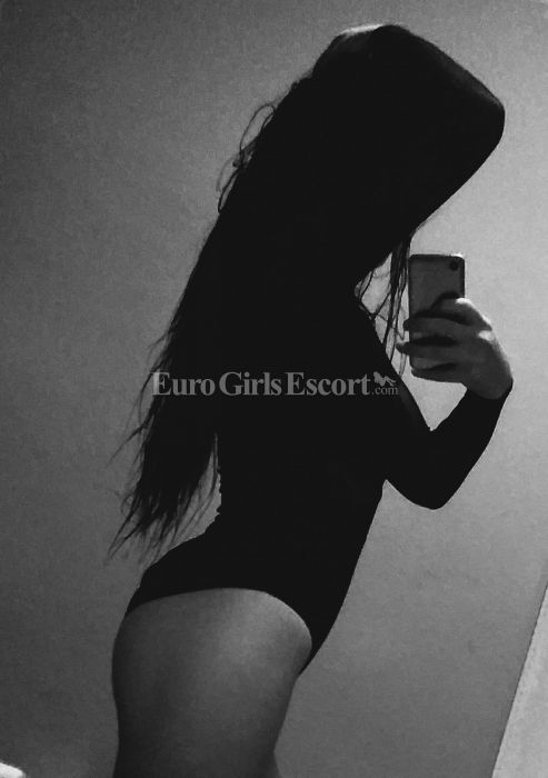 Escorts Zurich, Switzerland Mia