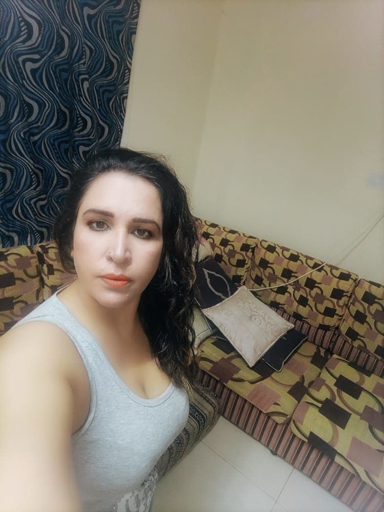 Escorts Dubai, United Arab Emirates Alisha Indian Housewife