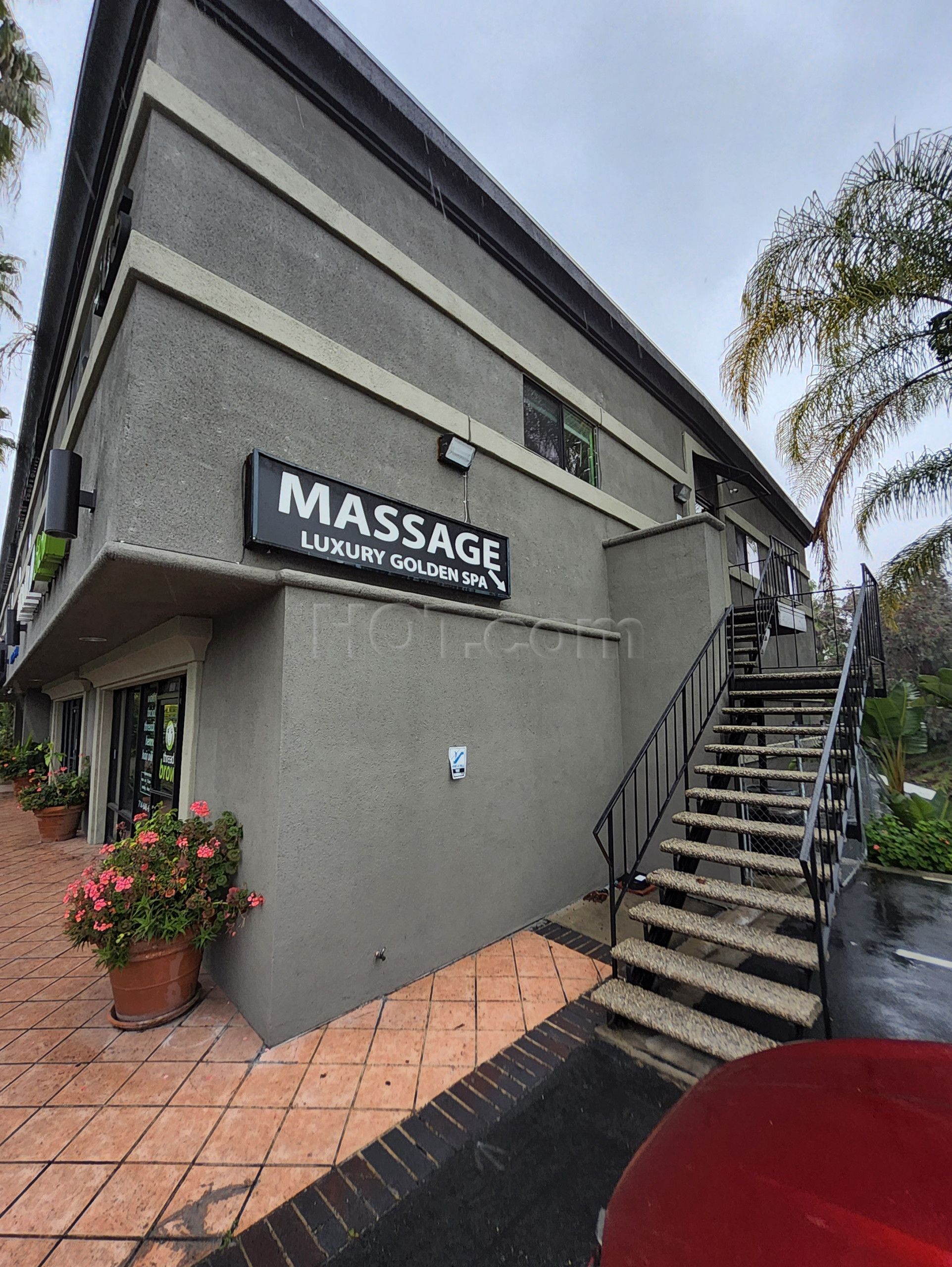 Brea, California Luxury Golden Spa Massage