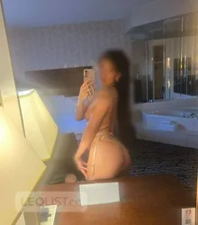 Escorts Markham, Ontario in/out full gfe greek cum sneak away with me