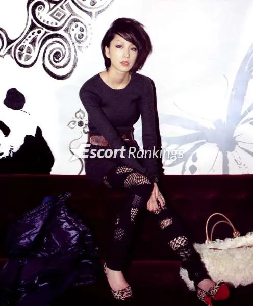 Escorts Cross, England Eriko Elly