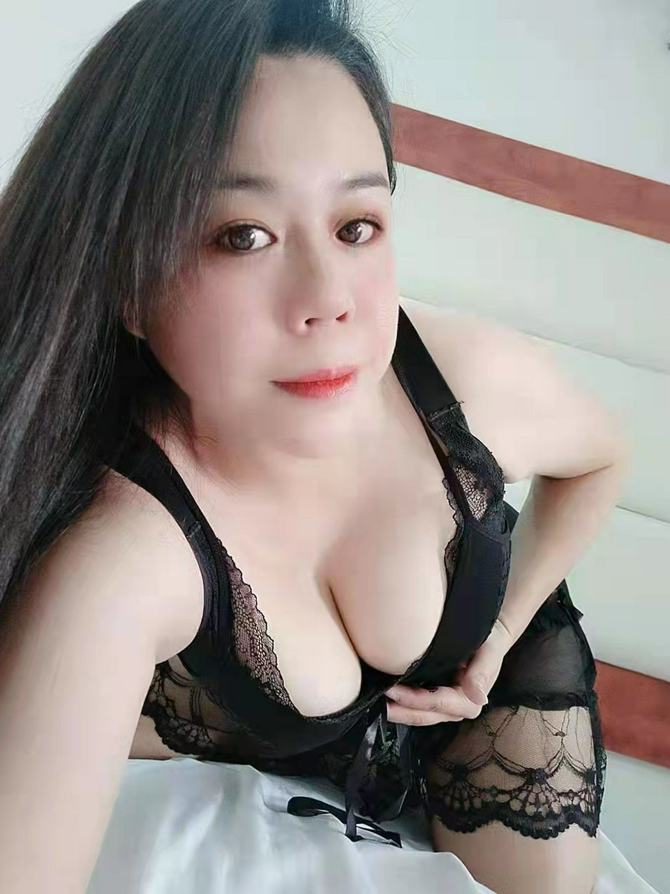 Escorts Kuwait City, Kuwait Anne Sexy Girl