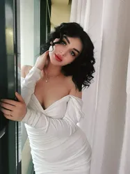 Escorts Dubai, United Arab Emirates Zara--small sexy dress best service