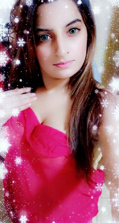 Escorts Sharjah, United Arab Emirates Sapna Busty Girl