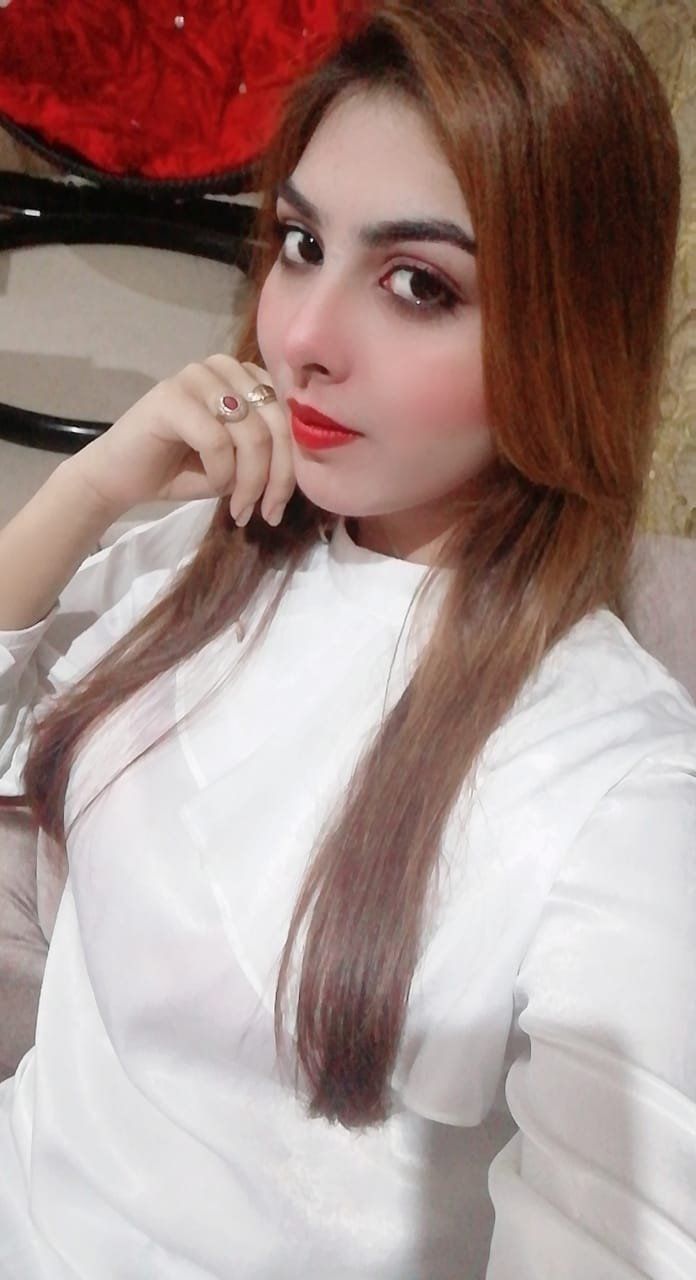 Escorts Sharjah, United Arab Emirates Model Neelam Indian