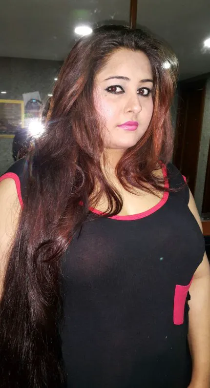 Escorts Madrid, Spain Sadia Khan Pakistani escortgirls Madrid