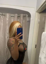 Escorts Winnipeg, Manitoba Mia