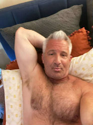 Escorts Oakland, California Muscular Silver Fox Daddy Fantasy!