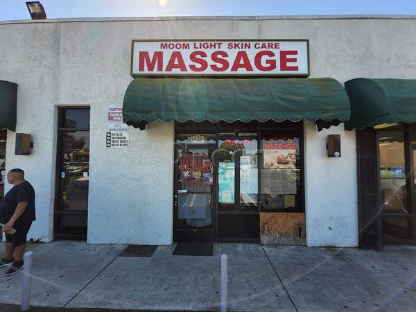 Massage Parlors Long Beach, California Moom Light Skin Care Massage