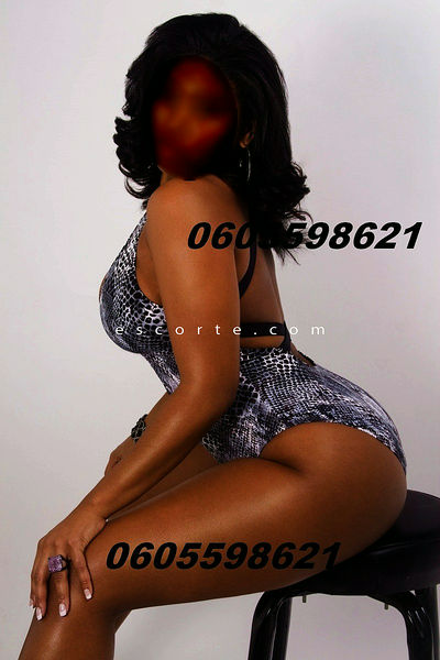 Escorts Boulogne-Billancourt, France clara