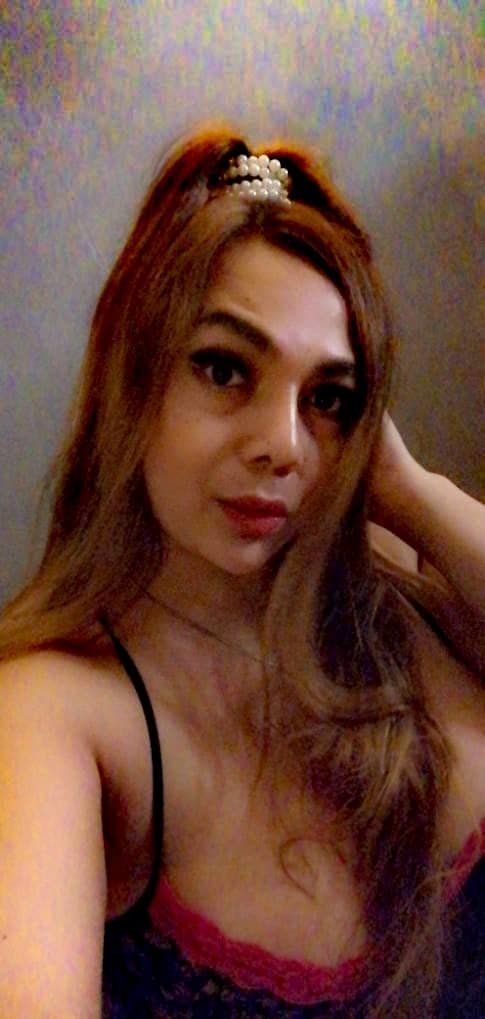 Escorts Manila, Philippines Miia Live on Cam