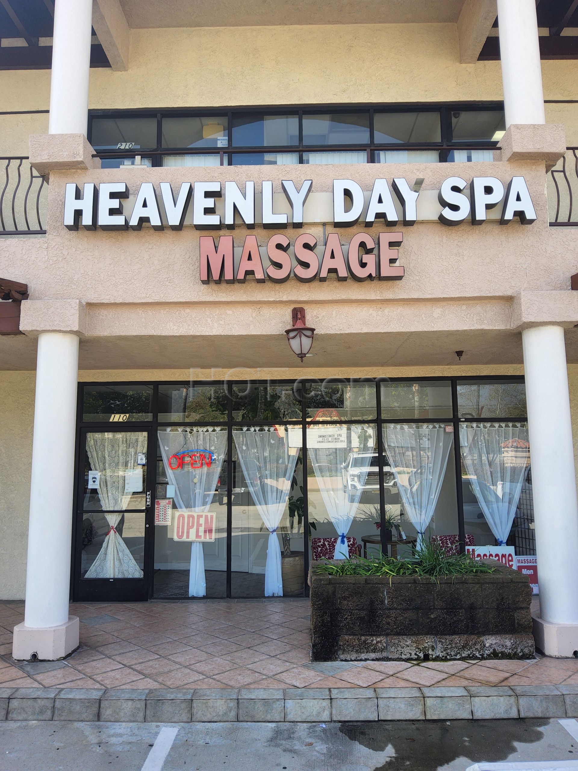 Azusa, California Heavenly Day Spa Massage