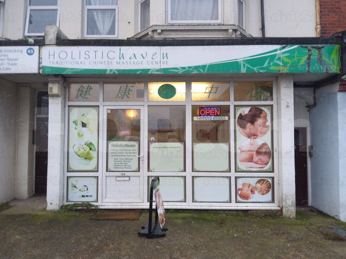 Brighton, England Holistic Haven