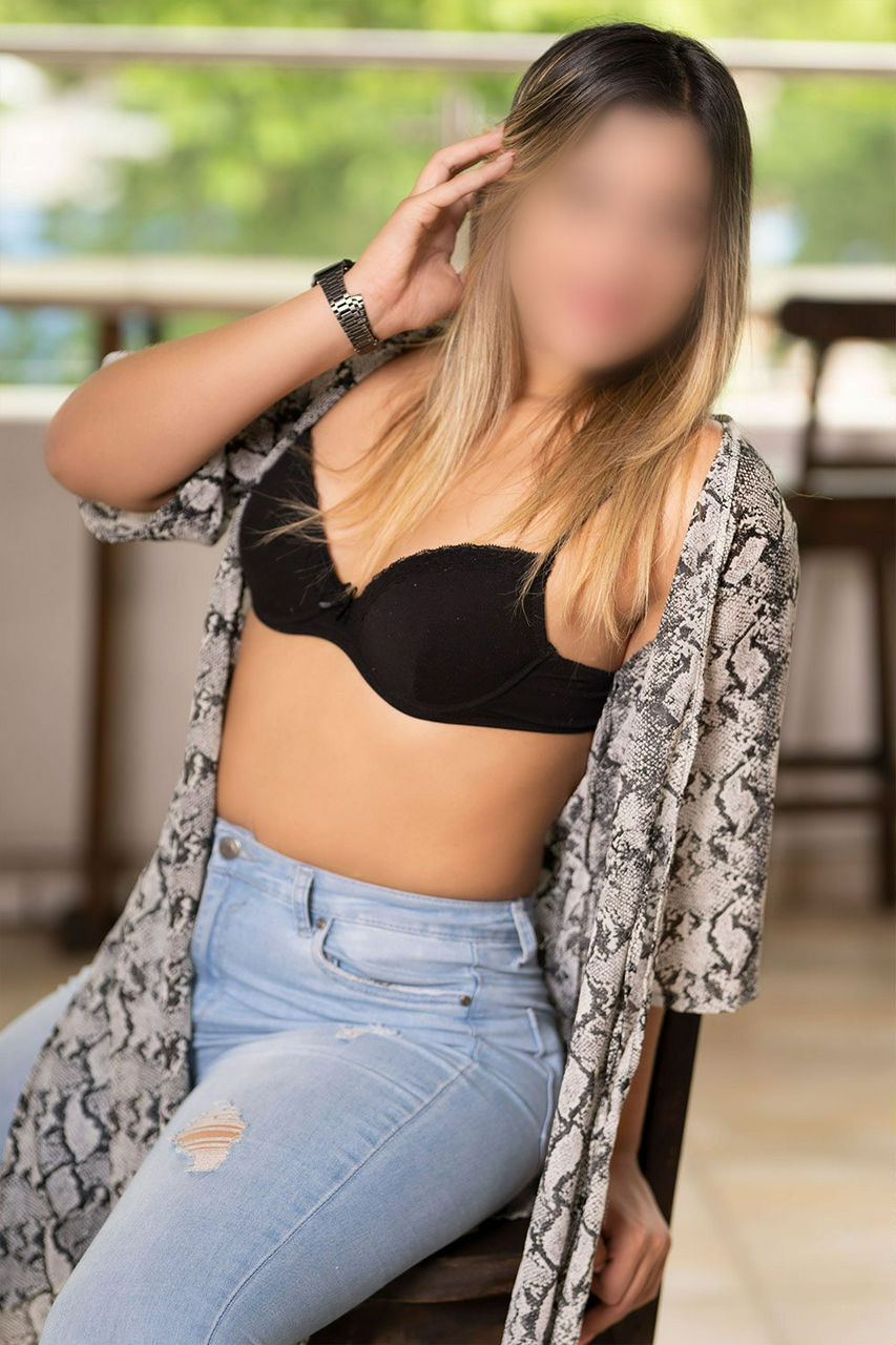 Escorts Cali, Colombia Sofia Black