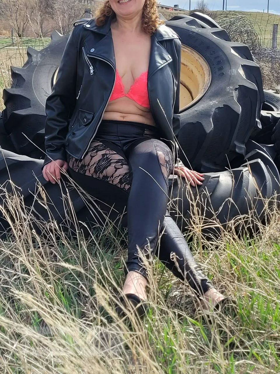 Escorts Lloydminster, Saskatchewan Licenced Lloyd Dec 5 7 read my ful ad & descript Lvs Cal me -